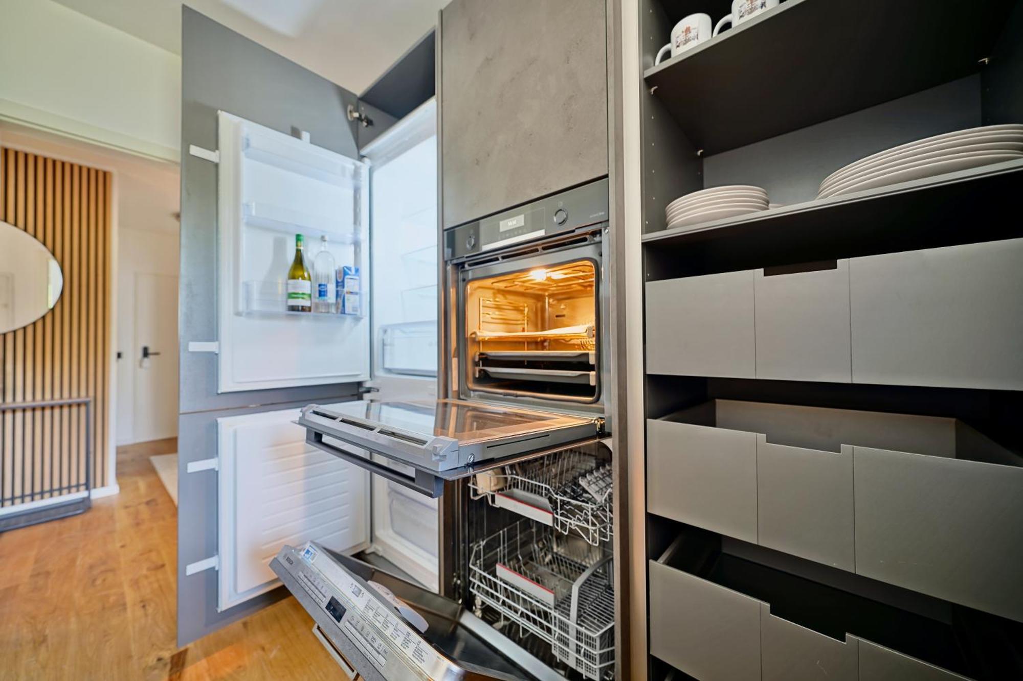 Edler Wohnraum Luxurioeses Apartment Mit Balkon, Boxspringbett, Kaffeevollautomat, Lift & Parkplatz Chemnitz Exterior photo