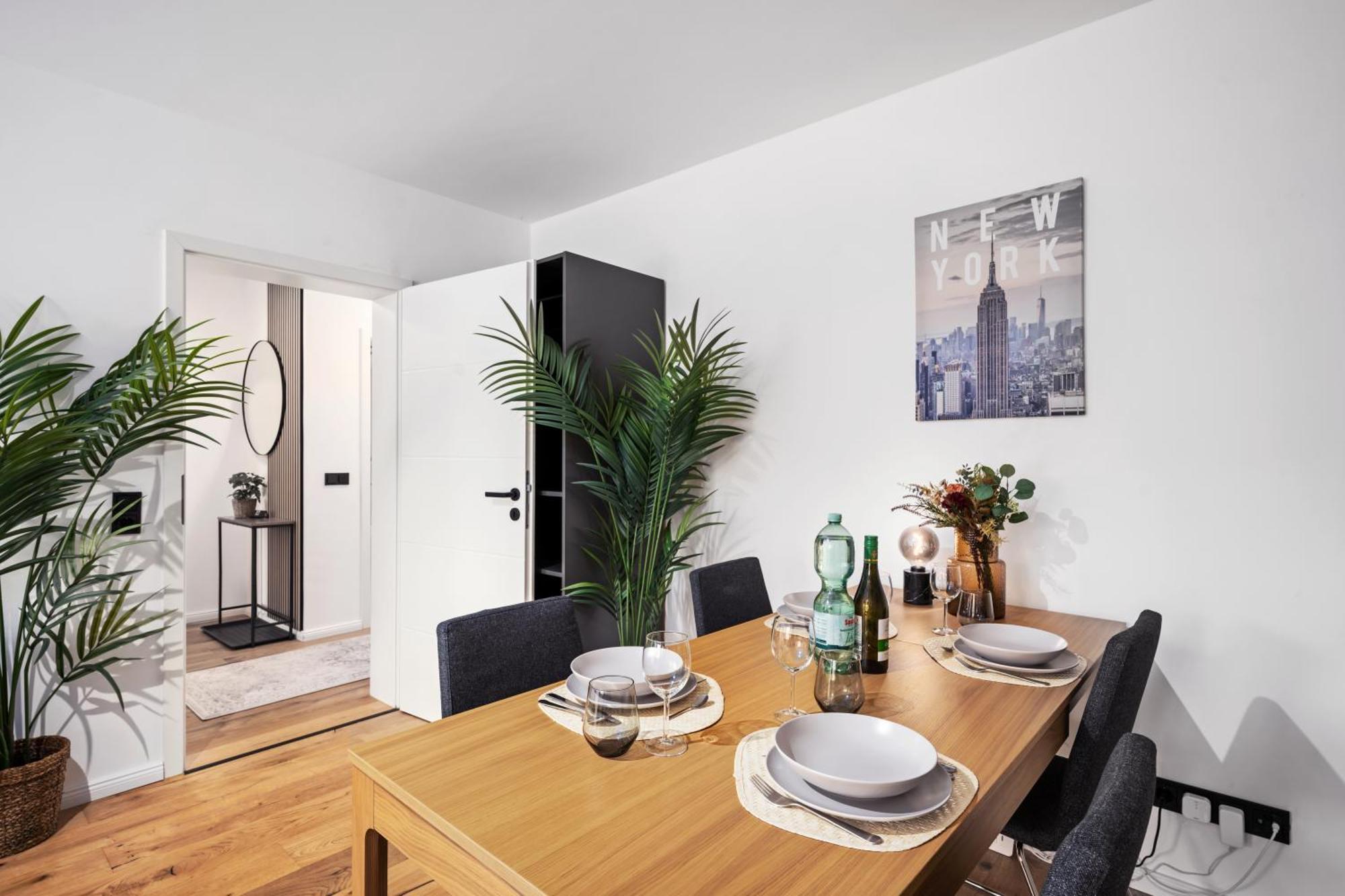 Edler Wohnraum Luxurioeses Apartment Mit Balkon, Boxspringbett, Kaffeevollautomat, Lift & Parkplatz Chemnitz Exterior photo